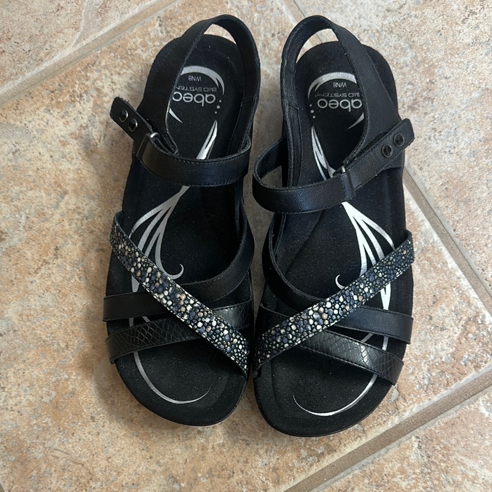Abeo Black Strappy Sandals with Pebble Details that Adds a Touch of Elegance